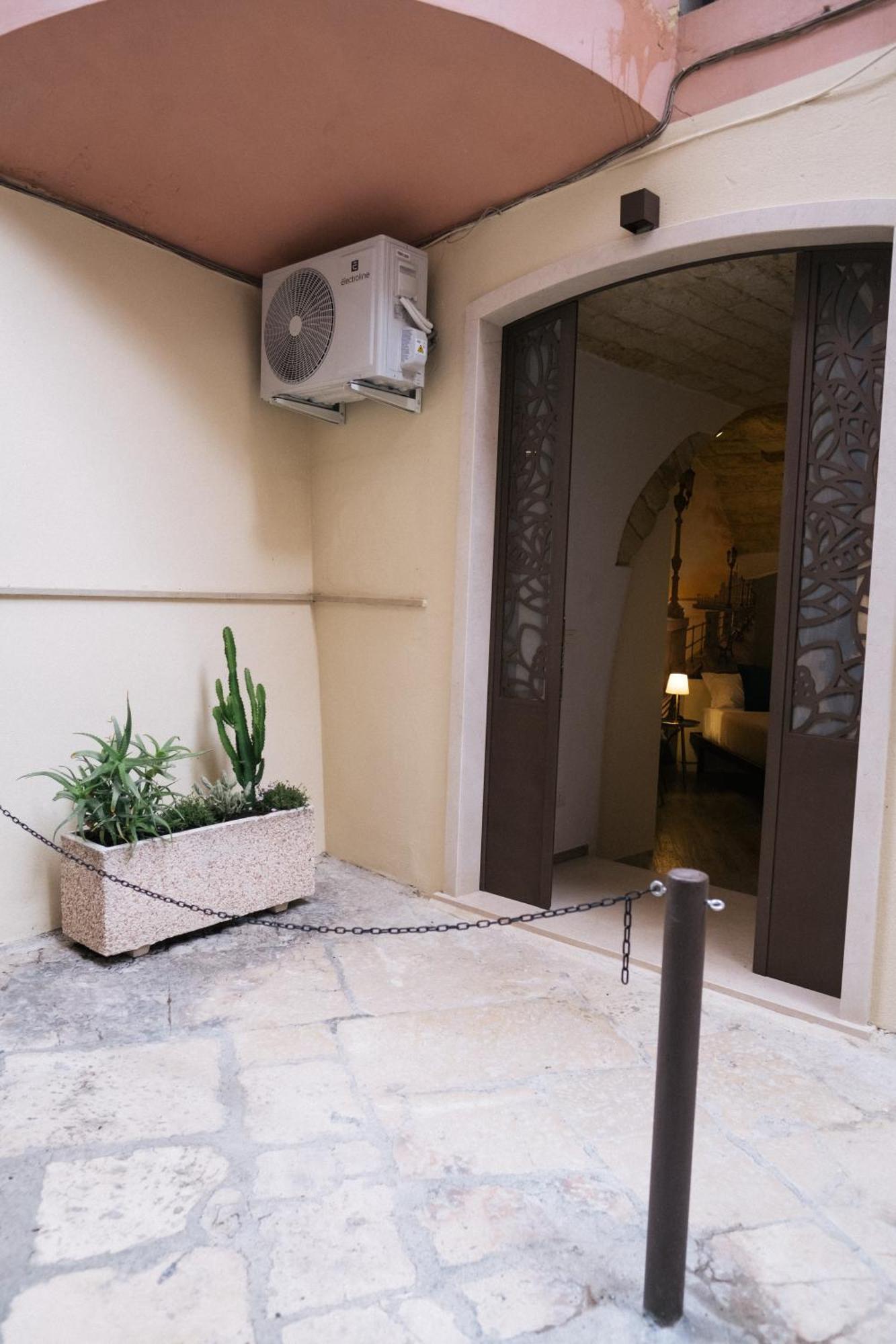 Timeless Apulian Luxury Suite Bari Eksteriør bilde